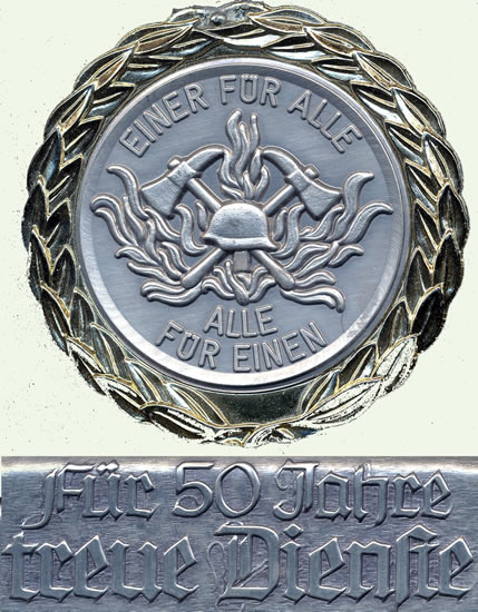 Ehrenzeichen für 50 Jahre treue Dienste.